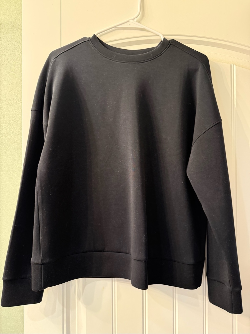 Women’s Black Crewneck Sweatshirt - Minimal Everyday Style